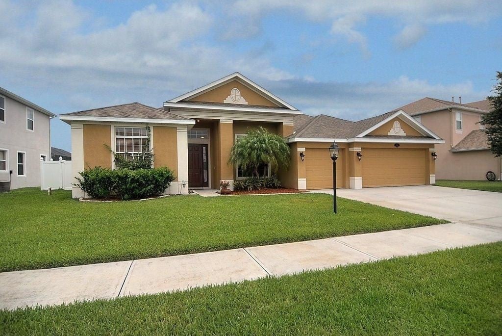 4098 Chastain Dr, Melbourne, FL 32940 House for Rent in Melbourne, FL