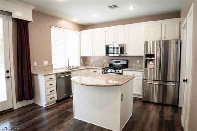 Building Photo - 205 Summer Palace Way