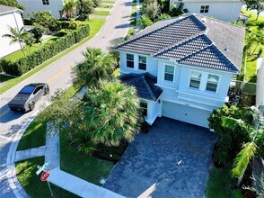 Building Photo - 4426 Greenway Dr