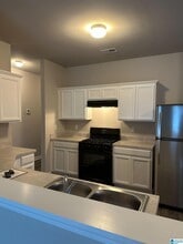 Building Photo - 401 Woodland Trl
