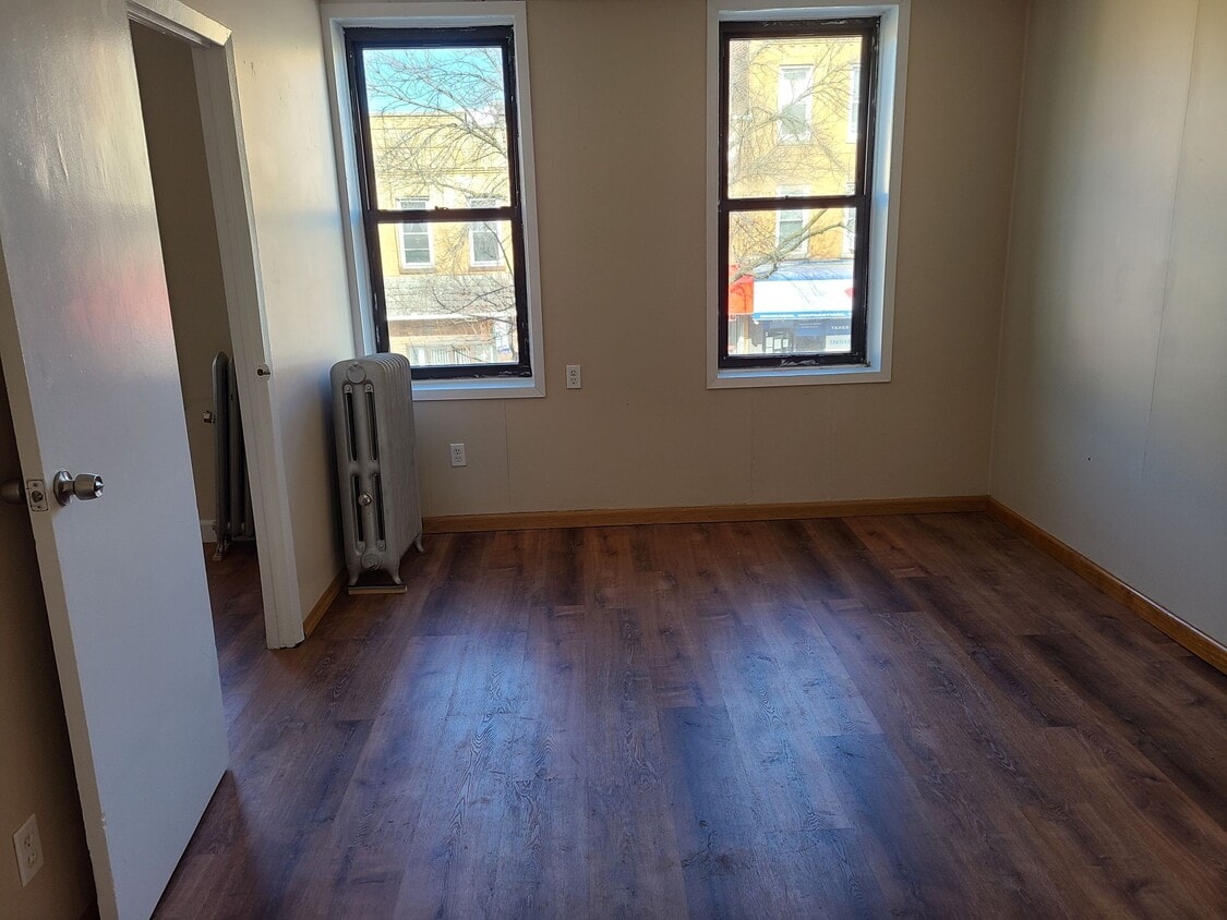 6518 Myrtle Ave Unit 2F, Glendale, NY 11385 Apartments in Glendale