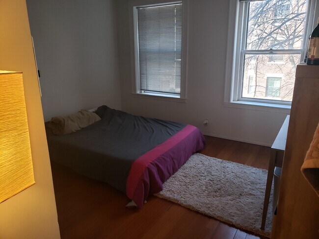 Building Photo - 74 Parkman St