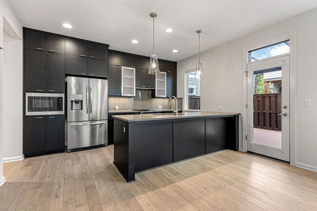 Foto del edificio - 3243 N Houghton St