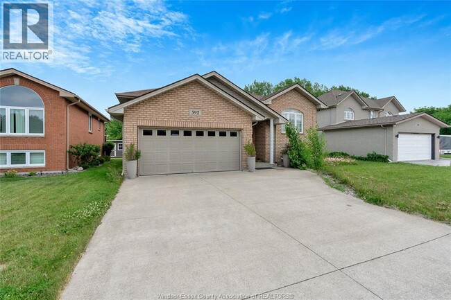 Building Photo - 592 Banwell Dr
