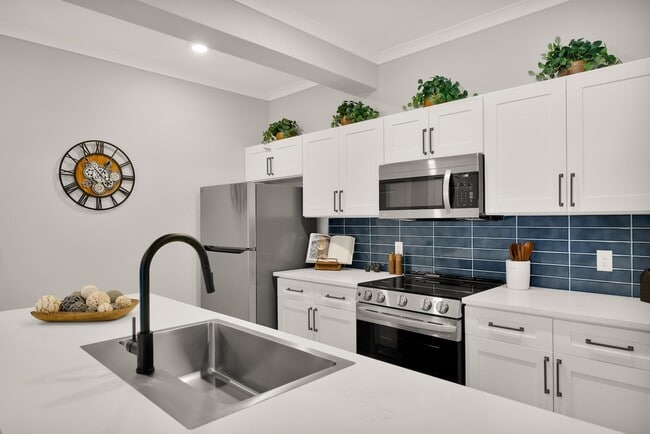 Building Photo - Pointe Grand Statesboro