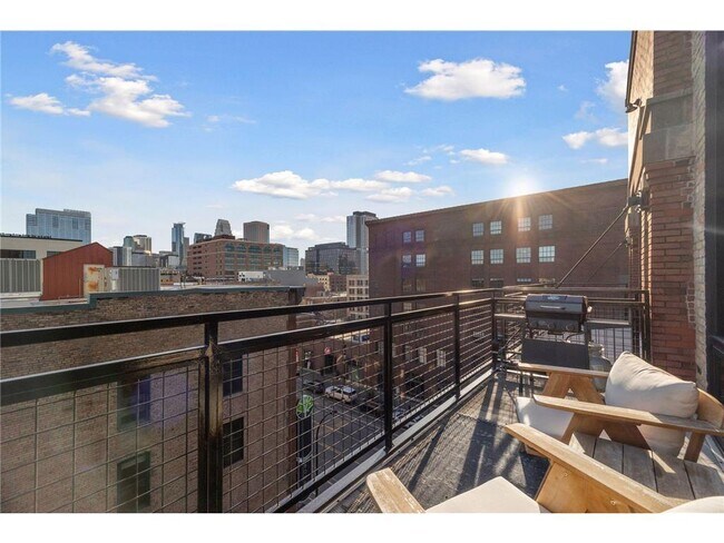 Building Photo - 618 N Washington Ave