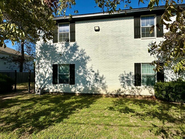 Foto del edificio - 1231 Wood Ave