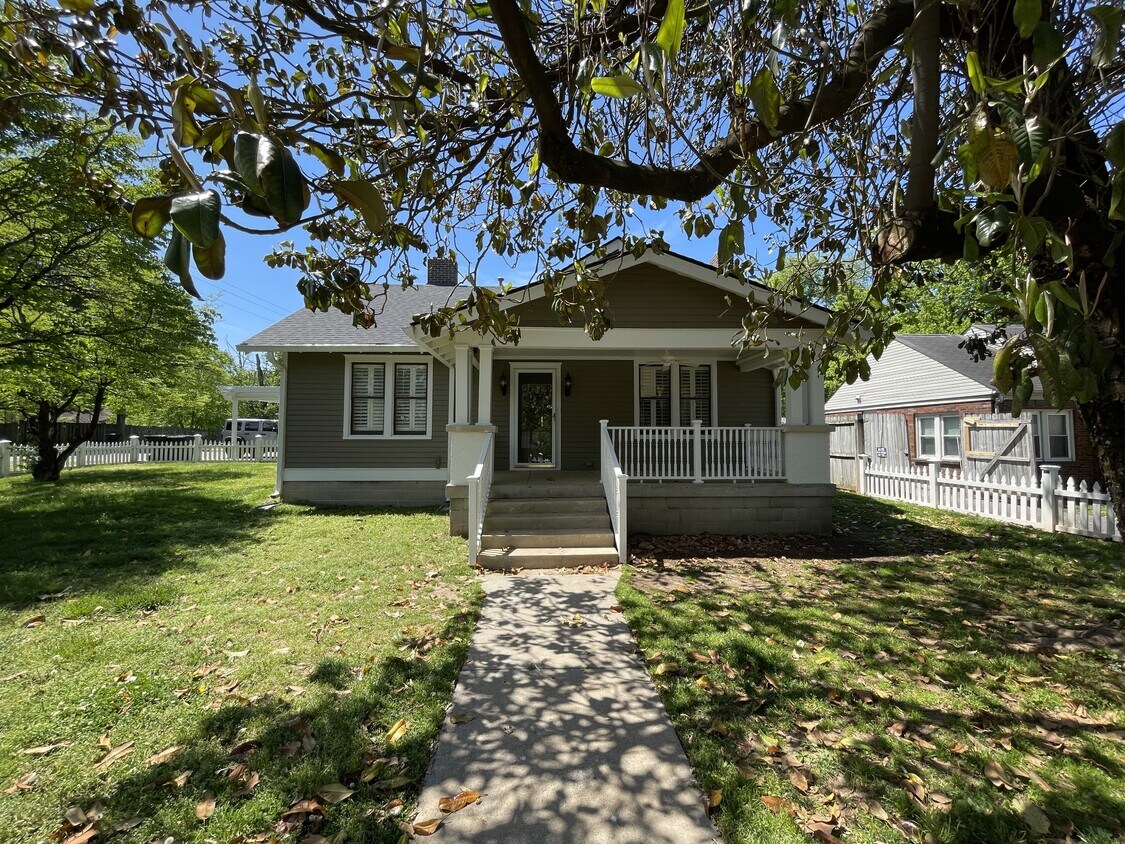 Primary Photo - 1336 Columbia Ave