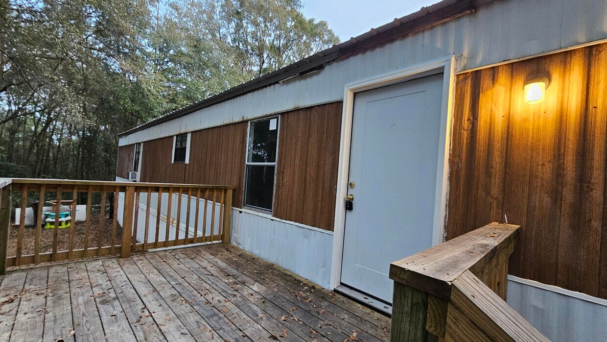 Primary Photo - 5301 Hare St