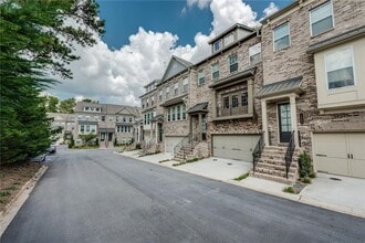 Building Photo - 1265 Linden Ct
