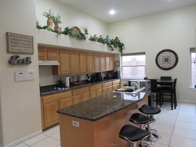 Building Photo - 404 Yellowhammer Ave
