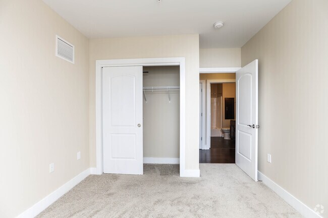 2BR, 2BA - 1,033 SF - The Savile - The Lane