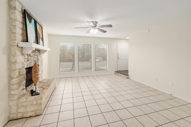 Building Photo - 6519 Hart Ln