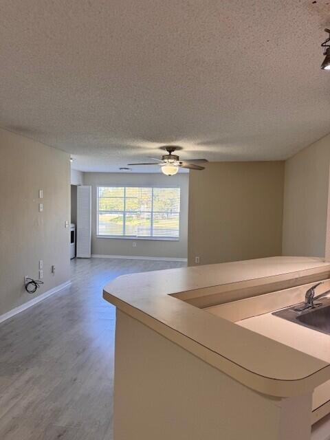 Foto del edificio - 1401 Village Blvd