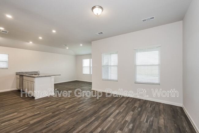 Building Photo - 605 Jameson