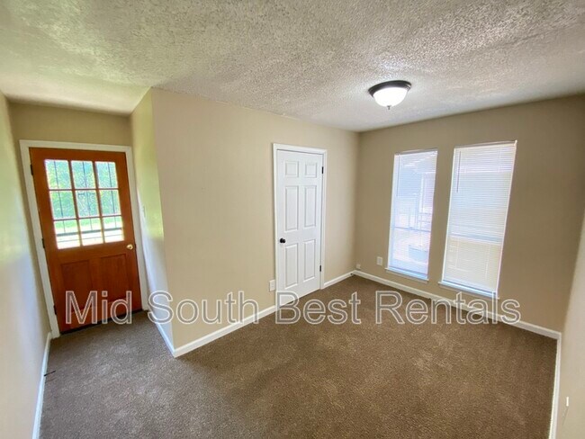 Building Photo - 911 Chesterton Dr