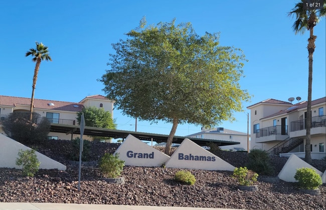 Building Photo - Long Term Unfurnished condominium - Commun...