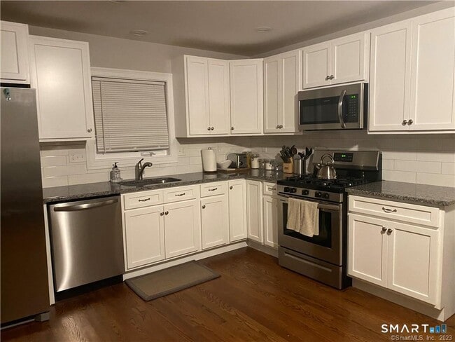 Building Photo - 8 Svea Ave