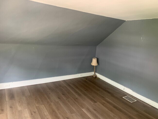 Bedroom 1 - 139 Woolper Ave
