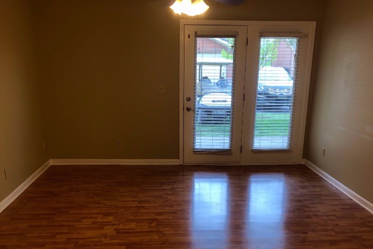 Foto principal - 7317 Chatham Ct