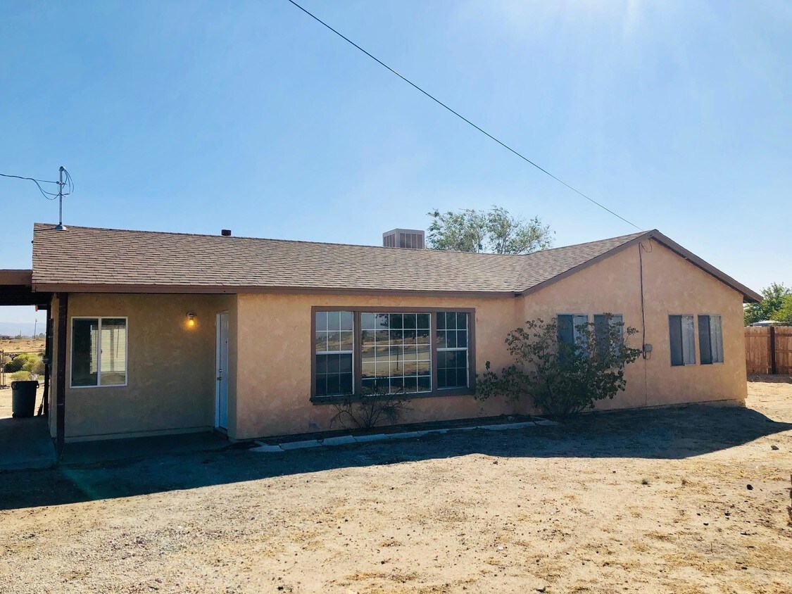 556 E Ave G, Lancaster, CA 93535 House for Rent in Lancaster, CA