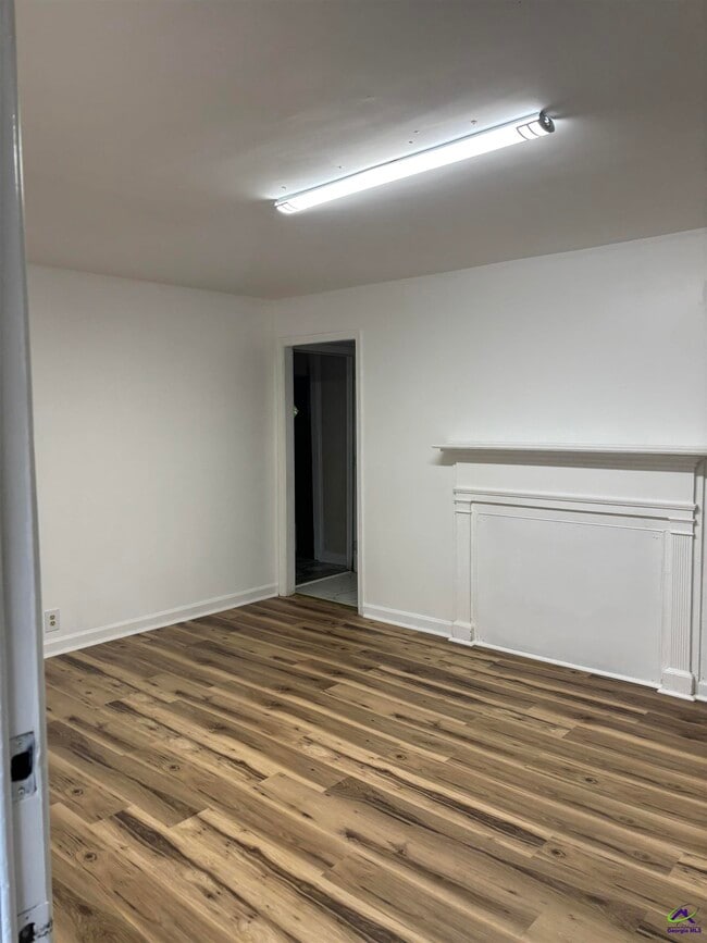 Building Photo - 122 Tinker Blvd