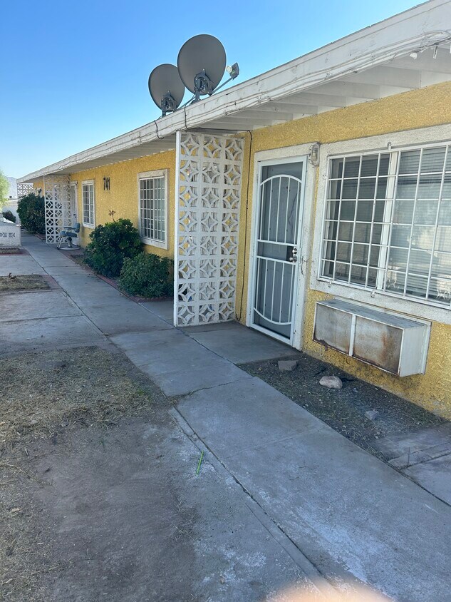 Primary Photo - 741 N 10th St