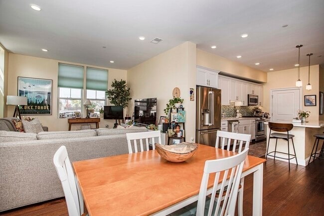 Foto del edificio - 171 W Broadway