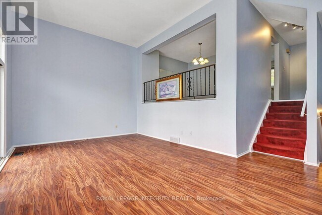 Building Photo - 2669-2669 Southvale Crescent