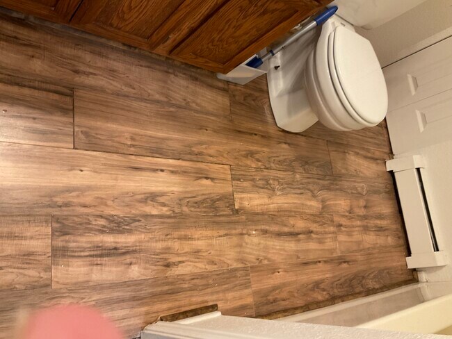 Building Photo - 608 N Orchard Ave