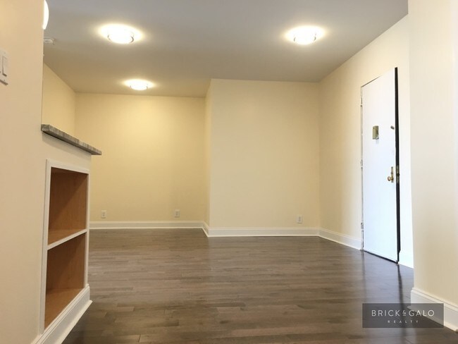 Foto del edificio - 224 Hinckley Pl