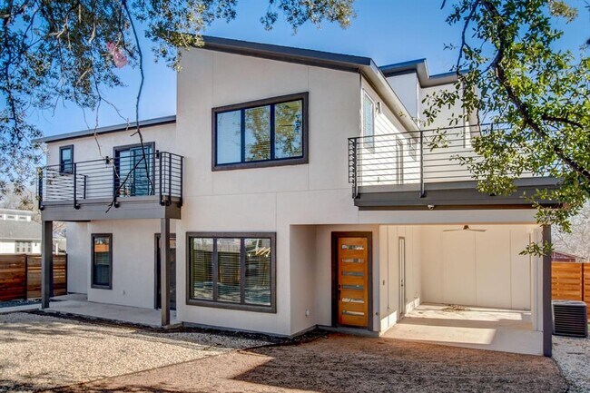 Foto del edificio - 5605 Manor Rd