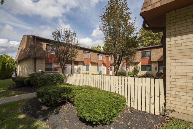 Building Photo - 7270-7292 Broadwyn Dr