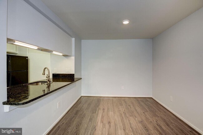 Foto del edificio - 10050 Hellingly Pl