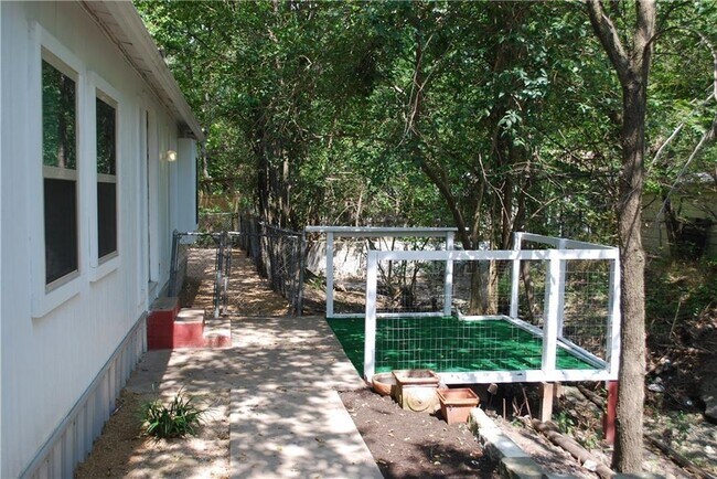 Building Photo - 5712 Woodrow Ave