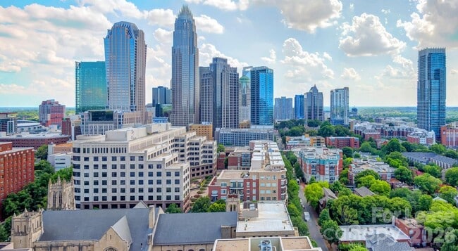 Foto del edificio - 640 N Church St