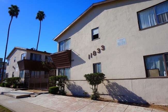 Building Photo - 11833 S Figueroa St