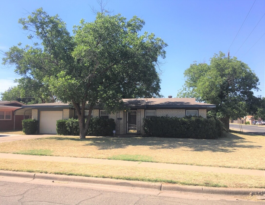 Foto principal - 4802 43rd St