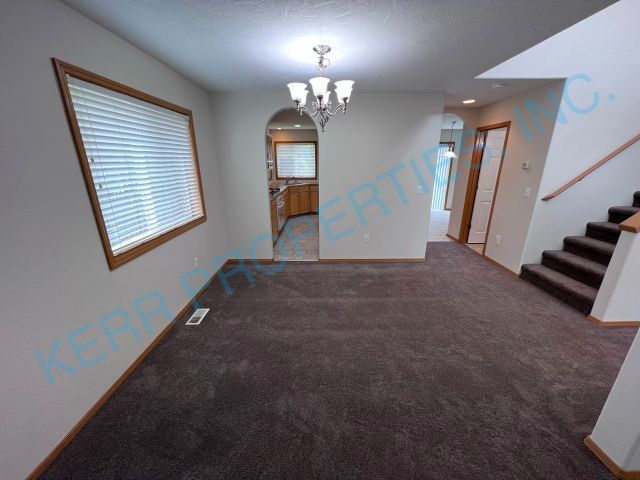 Building Photo - Charming 4-Bed Oasis with 2.5 Baths in Gre...