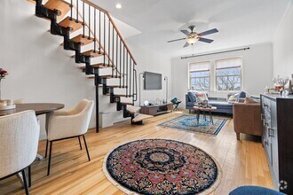 Building Photo - 1496 Beacon St