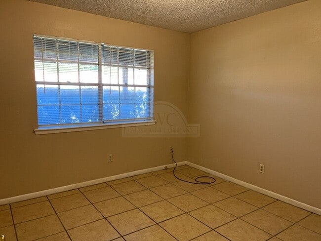Building Photo - 1605 S FM 116
