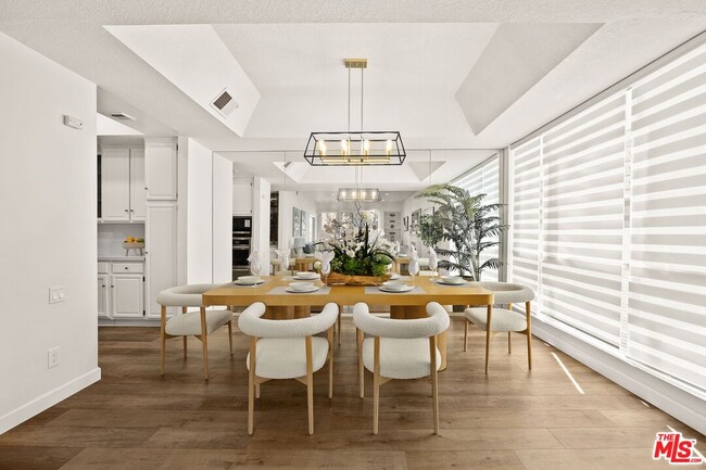 Foto del edificio - 10640 Wilkins Ave