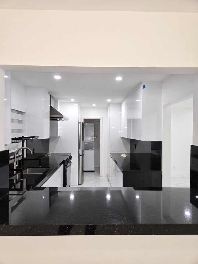 Building Photo - 1822 SW 102nd Pl