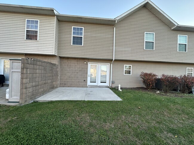 Foto del edificio - 1002 Hot Point Ave