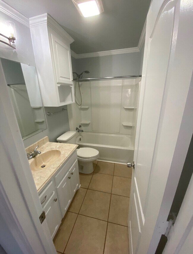 Foto del edificio - 1129 Len St