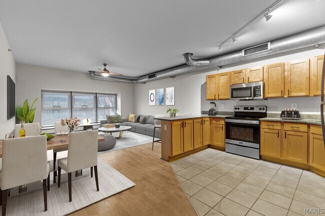 Building Photo - 1019 N Skinker Pkwy