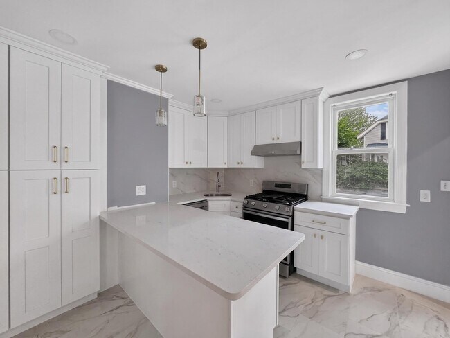 Foto del edificio - 70 Holbrook Ave