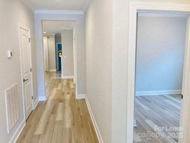 Foto del edificio - 6140 Pier Dr