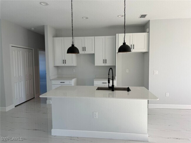 Foto del edificio - 1043 Norfolk Ave S