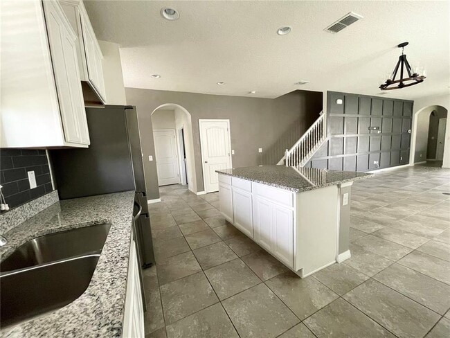 Building Photo - 16096 Bayou Crest Dr
